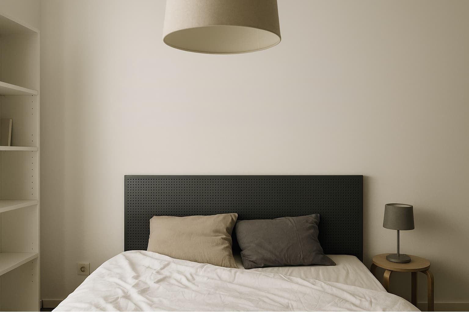 5 fallos en decoración que reducen el estilo de tu dormitorio moderno - Imagen 1